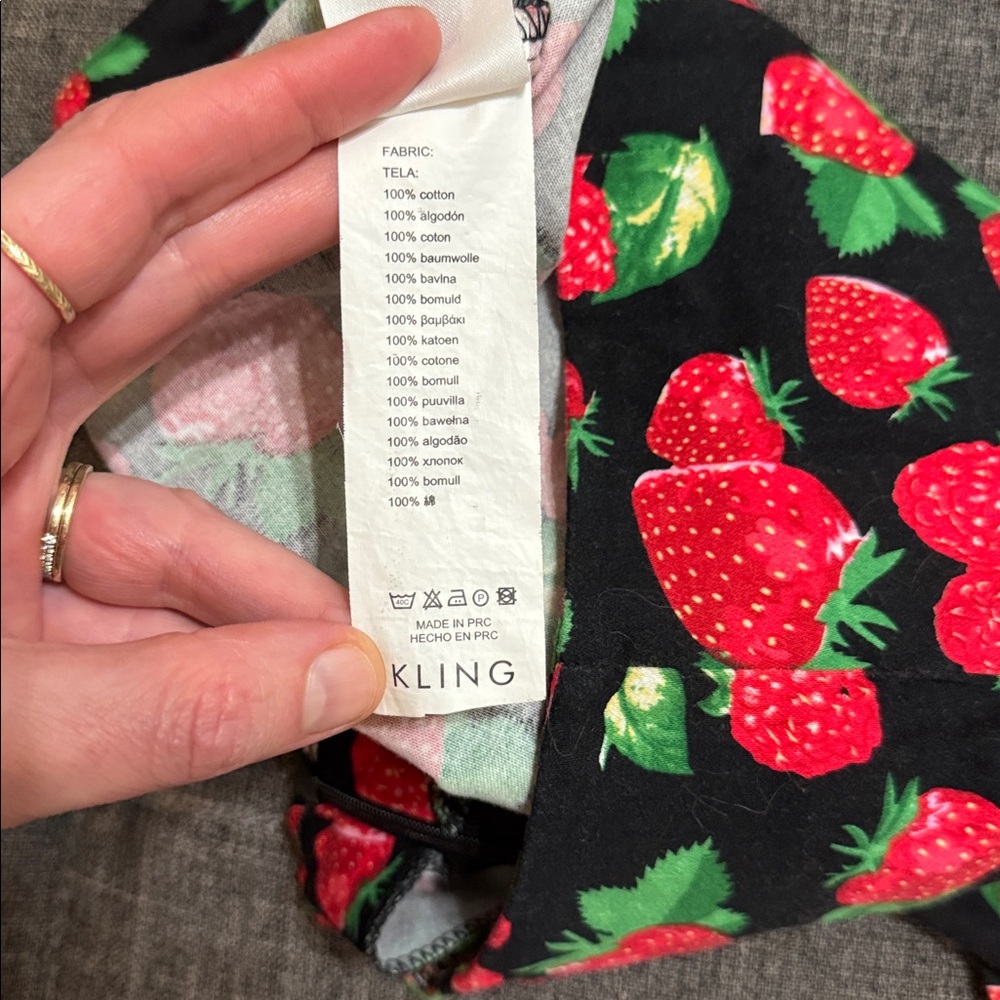 🍓 Kling Strawberry Print High-Waisted Shorts | Retro Novelty Cotton 🍓 - Picture 6 of 8